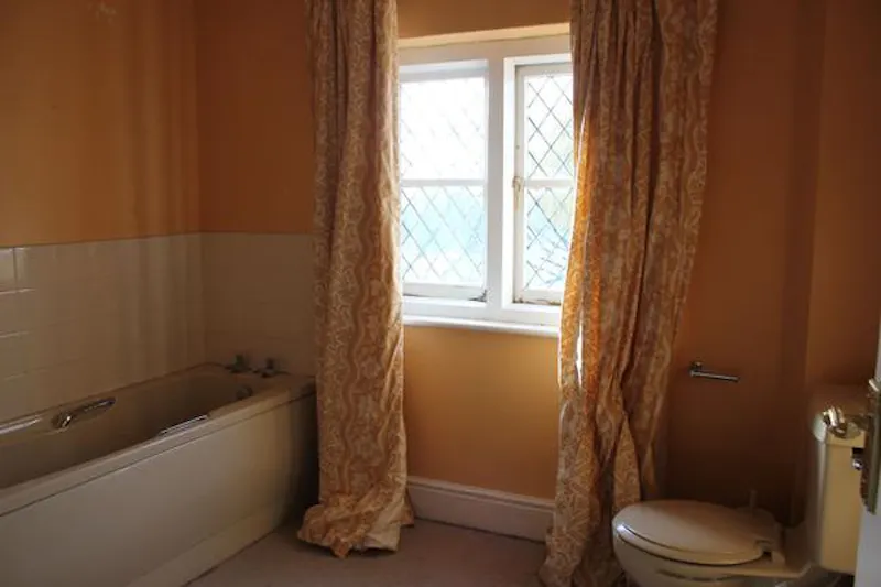 Medieval hall in Essex, M330 (photo 46)