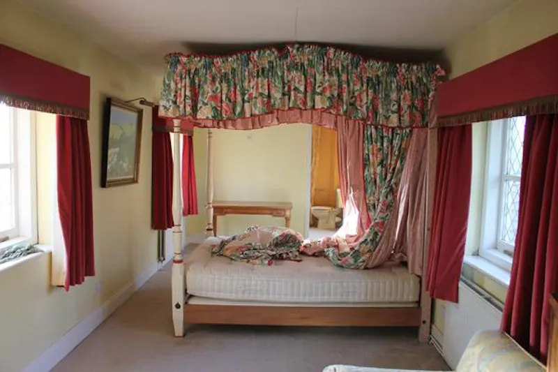 Bedroom at Medieval hall in Essex, M330 (photo 53)
