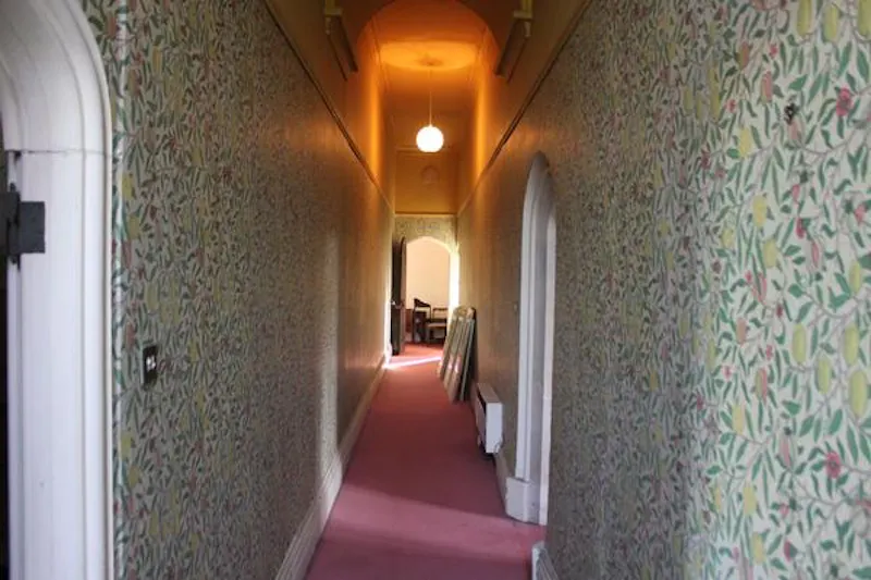 Corridor at Medieval hall in Essex, M330 (photo 59)
