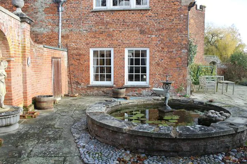 Medieval hall in Essex, M330 (photo 103)
