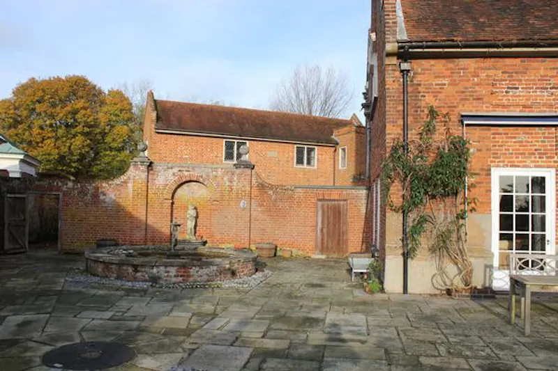 Medieval hall in Essex, M330 (photo 105)