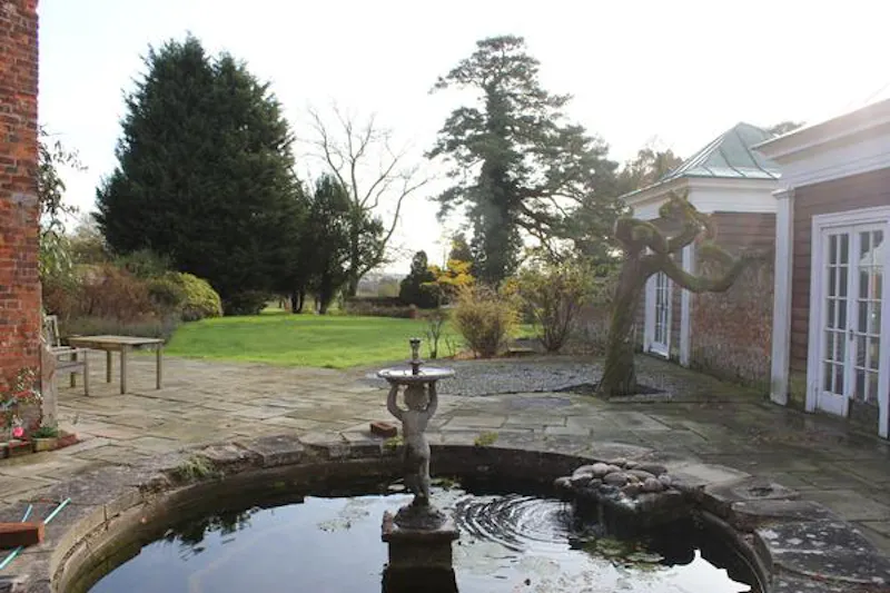Medieval hall in Essex, M330 (photo 112)