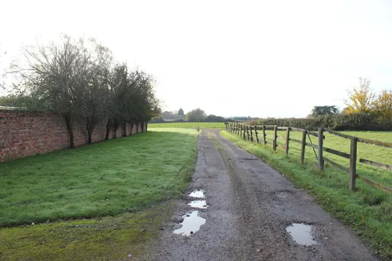 Medieval hall in Essex, M330 (photo 131)