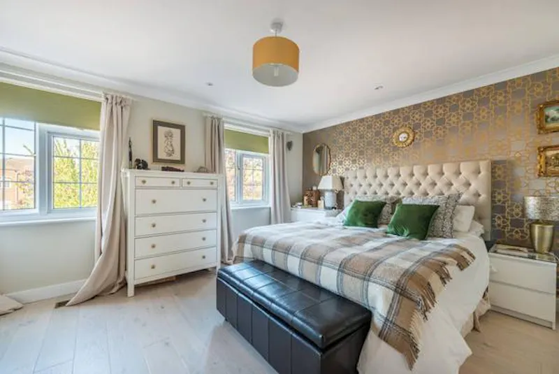 Bedroom at Neo-Georgian Richmond house, A1515 (photo 10)
