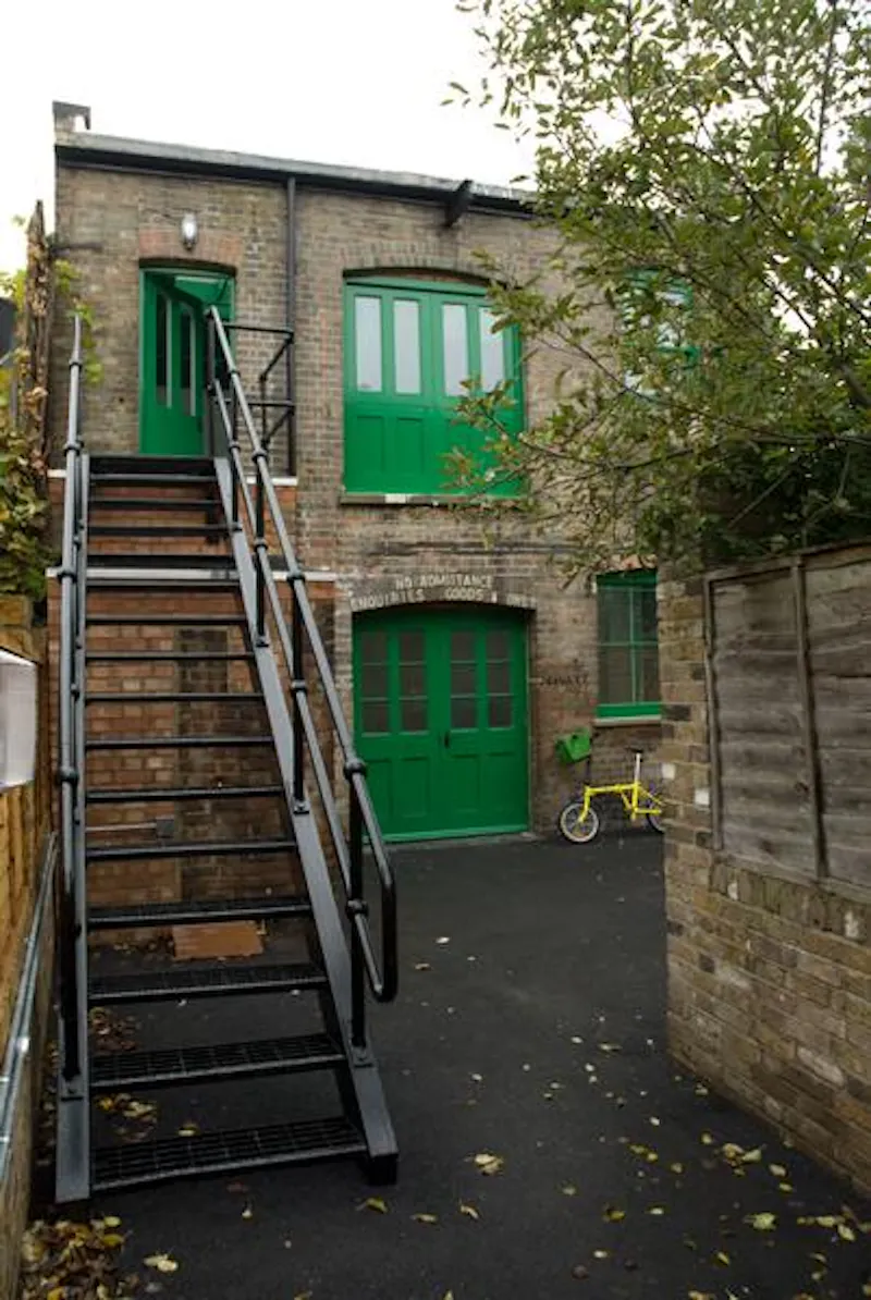 Haggerston workshop & courtyard, N473 (photo 1)