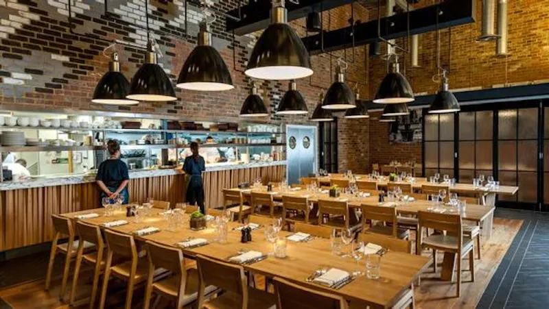 St Katharine Dock restaurant, R834 (photo 2)