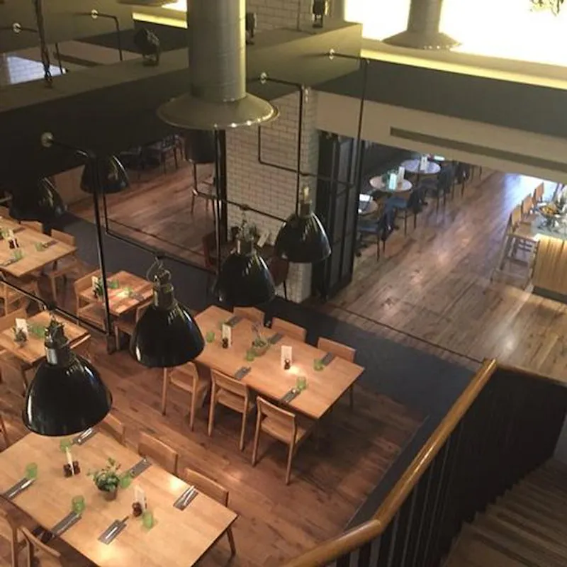 St Katharine Dock restaurant, R834 (photo 4)