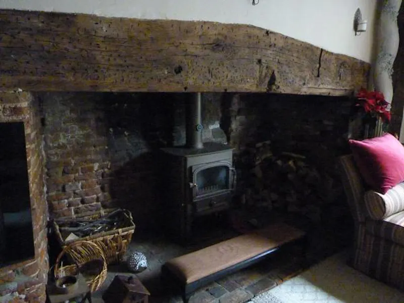 Exposed brick at Colchester merchant house, M331 (photo 5)
