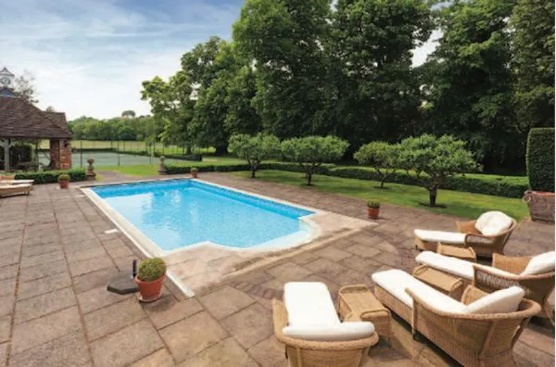 Swimming pool - outdoor at Farningham manor house, A1518 (photo 11)