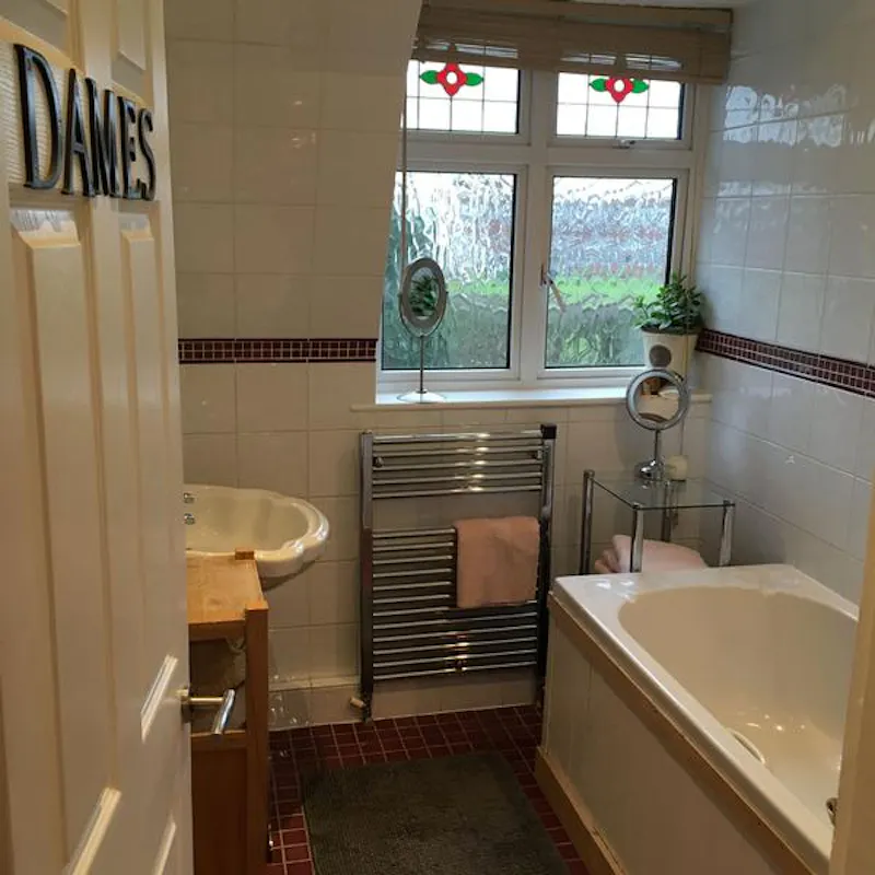 Bathroom at Modernised  Twickenham home, D2450 (photo 21)
