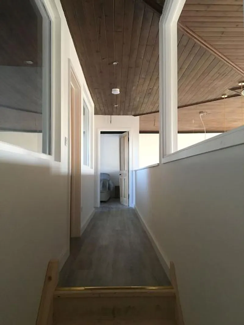 Corridor at Film location CH111 in Norfolk (photo 16)