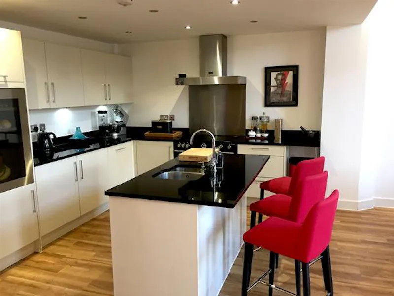Kitchen at Gamlingay contemporary barn, B1879 (photo 6)