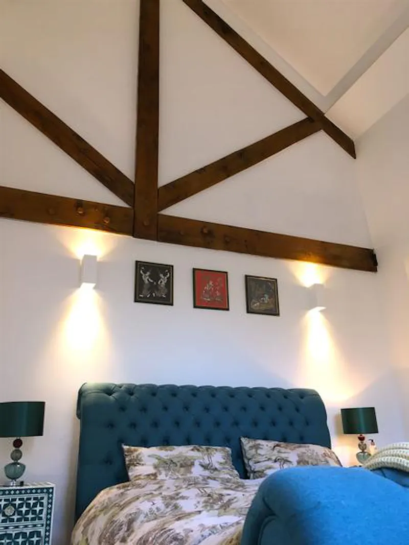 Beams at Gamlingay contemporary barn, B1879 (photo 18)