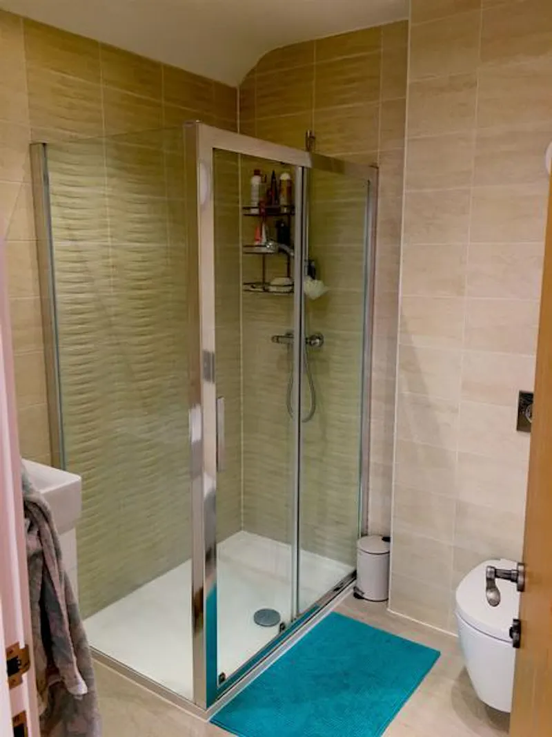 Bathroom at Gamlingay contemporary barn, B1879 (photo 20)