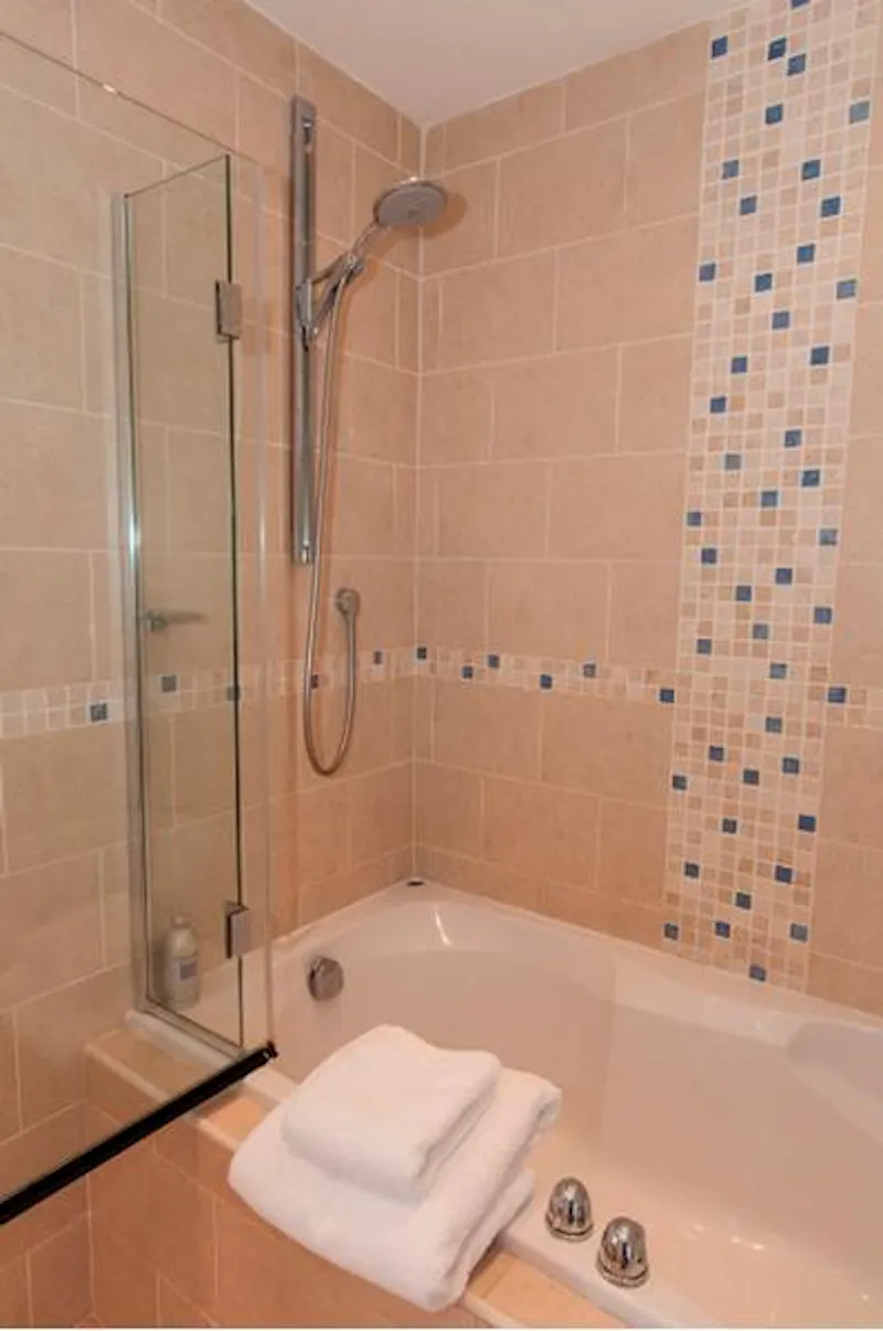 Bathroom at Daventry country house with stables, A1519 (photo 16)