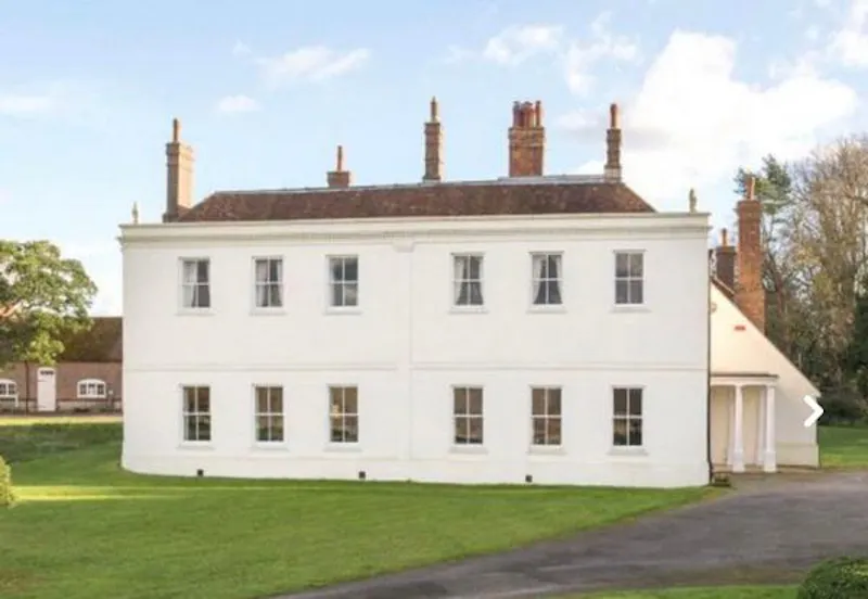 Georgian farmhouse in Egerton, A1520 (photo 1)