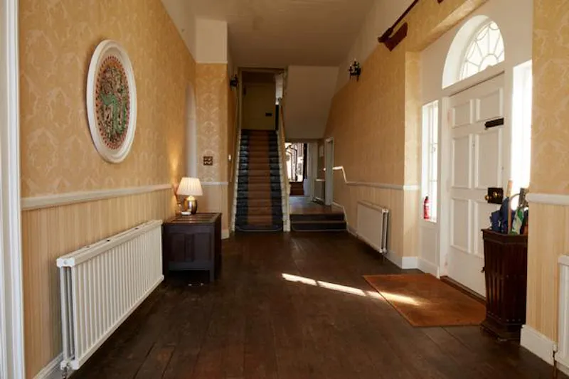 Georgian farmhouse in Egerton, A1520 (photo 3)