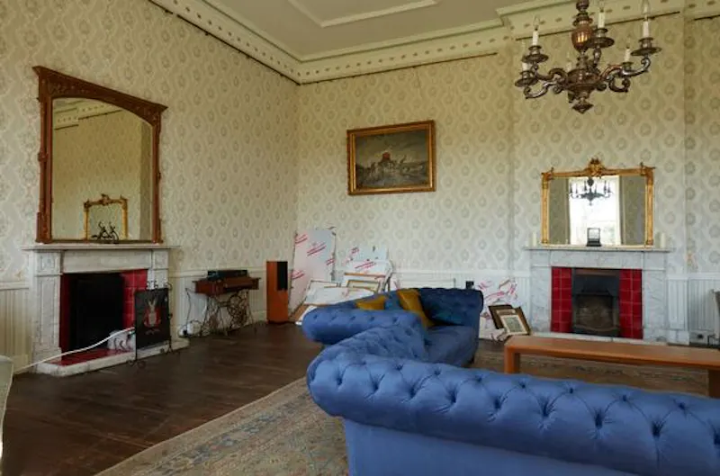 Fireplace at Georgian farmhouse in Egerton, A1520 (photo 6)