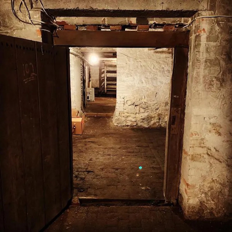 Cellar at Georgian farmhouse in Egerton, A1520 (photo 32)