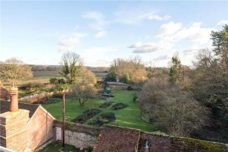 Garden at Georgian farmhouse in Egerton, A1520 (photo 53)