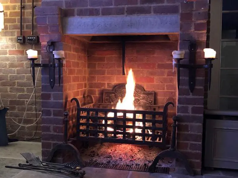 Fireplace at Picturesque old rectory in Astwick, A1521 (photo 4)