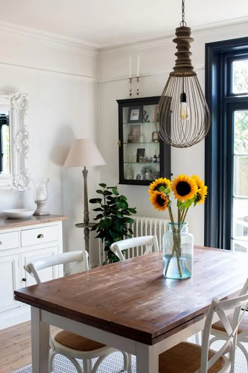 Pretty Surbiton house, E474 (photo 11)