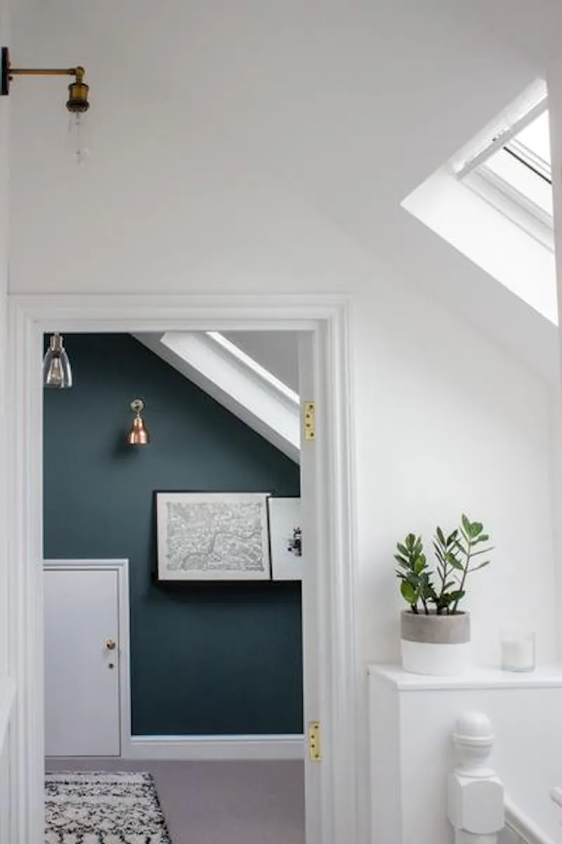 Pretty Surbiton house, E474 (photo 28)