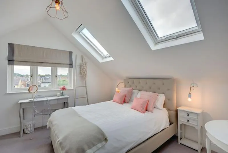 Bedroom at Pretty Surbiton house, E474 (photo 29)