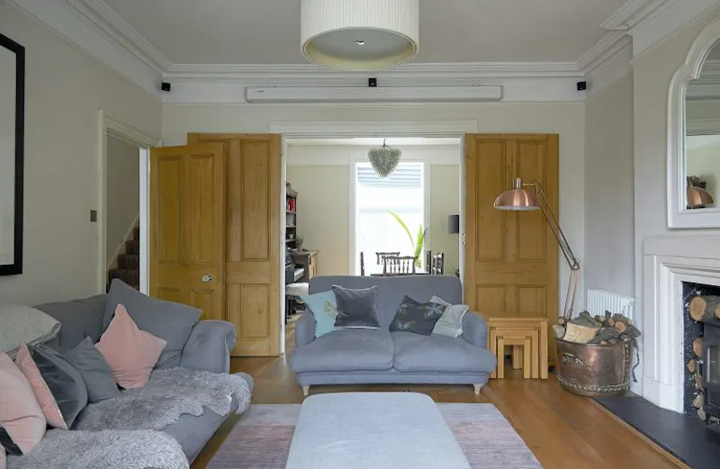 Living Room at Architectural Twickenham house, K442 (photo 24)