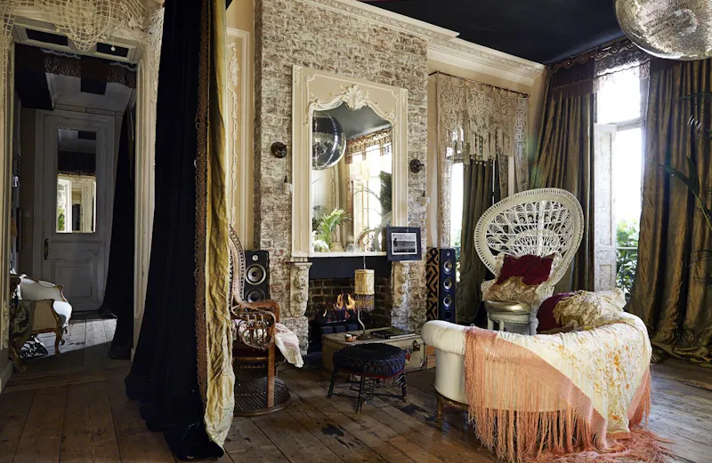 Sitting room at Bohemian Maida Vale apartment, F1074 (photo 30)