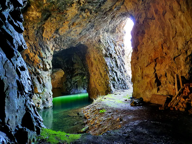 Disused quarry in Wrexham, Q144 (photo 3)