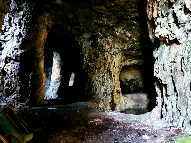 Disused quarry in Wrexham, Q144 (photo 11)