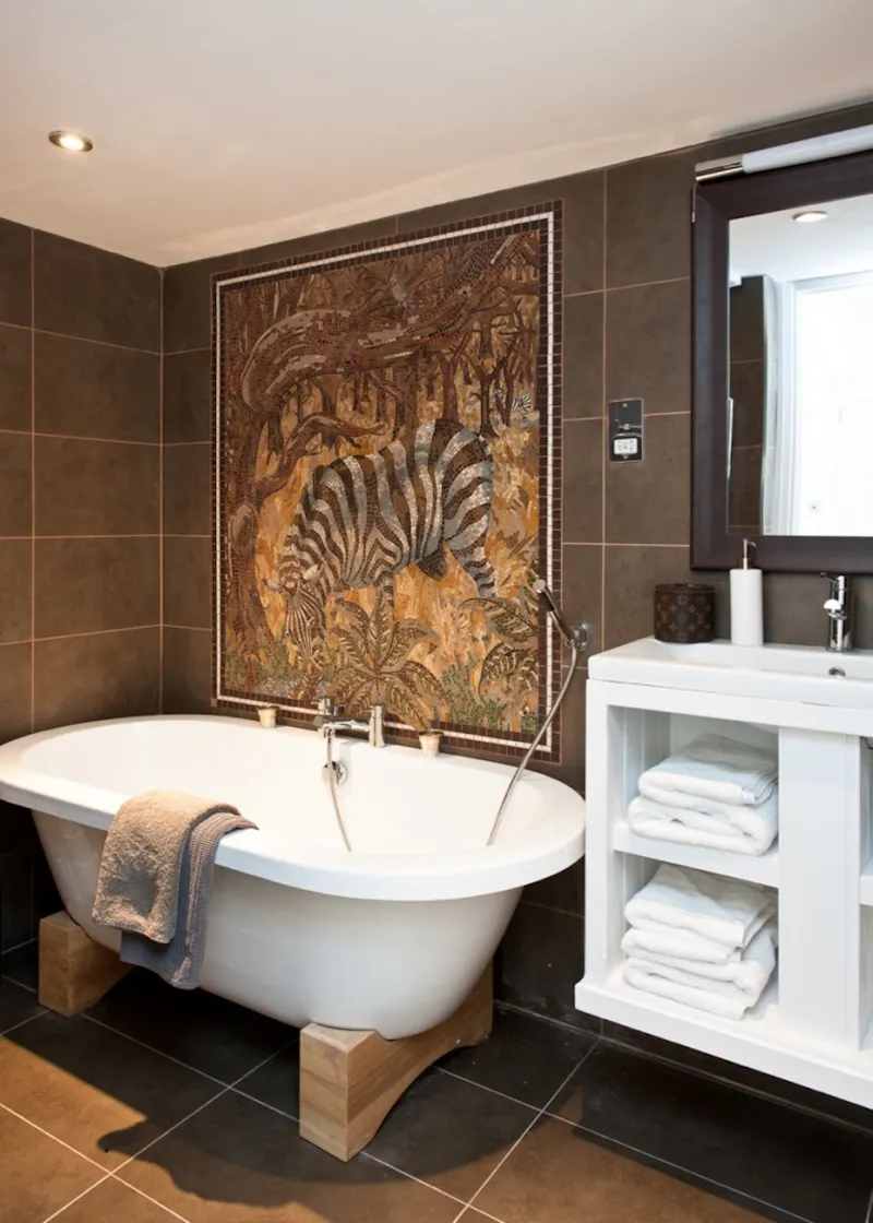 Bath at Angmering on Sea beach house, C842 (photo 27)