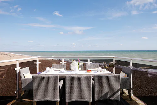 Angmering on Sea beach house, C842