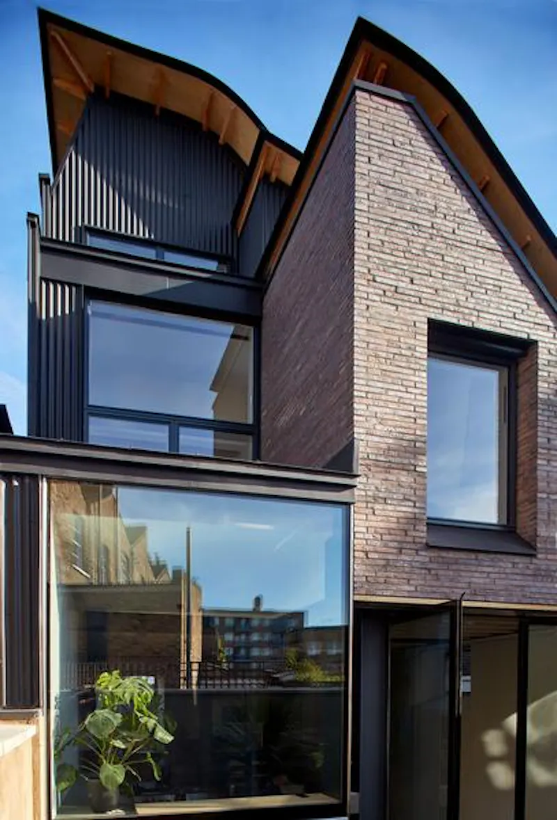 Colourful modern Homerton house, K416 (photo 35)
