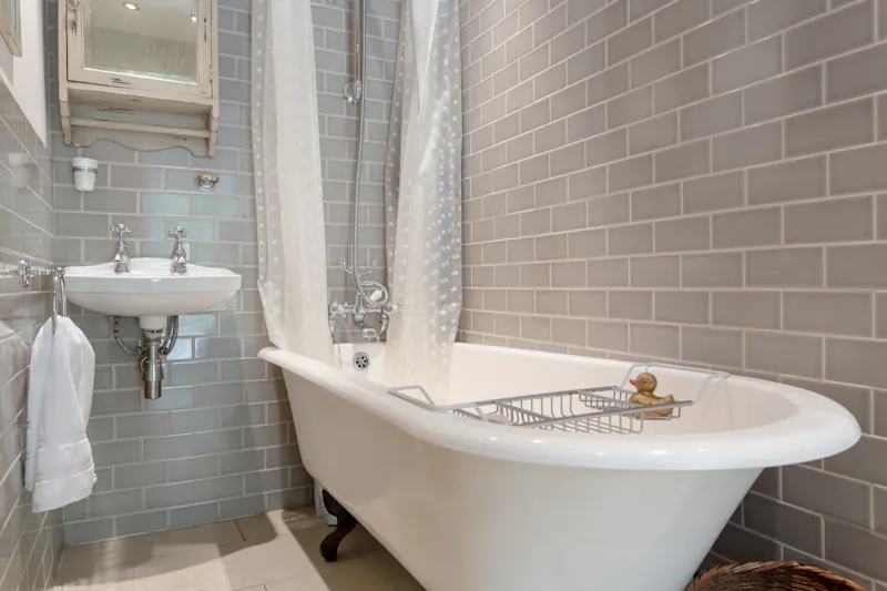 Bath - rolltop at Stylish Brondesbury apartment, F1058 (photo 17)