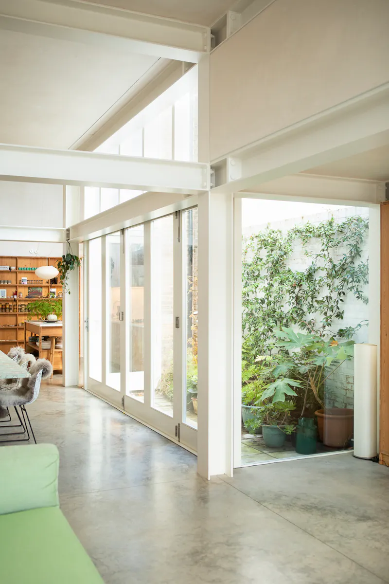 Minimal Peckham atrium house, K449 (photo 10)