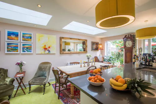 Vibrant Victorian home in Oval, B1888