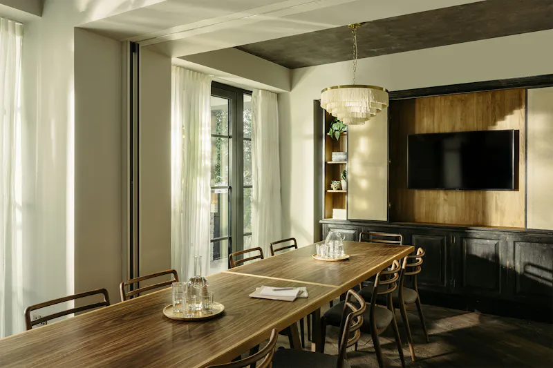 Boardroom at Swanky Southwark hotel & venue, R837 (photo 14)