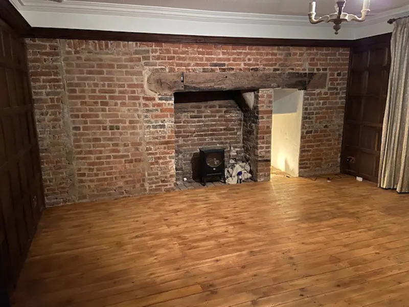 Exposed brick at Large Canterbury farmhouse , A1528 (photo 3)
