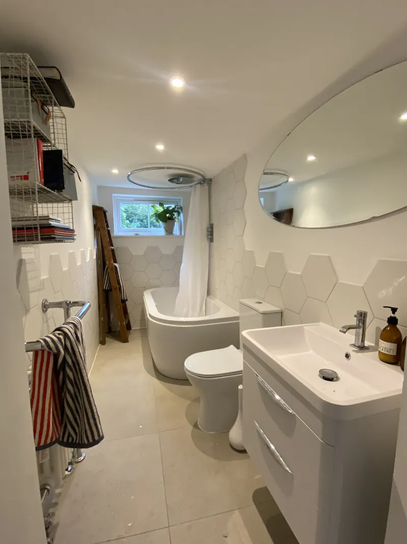 Floor - tiled at New-build Cottered house, L713 (photo 14)