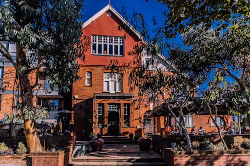 Willesden gastro pub, R839