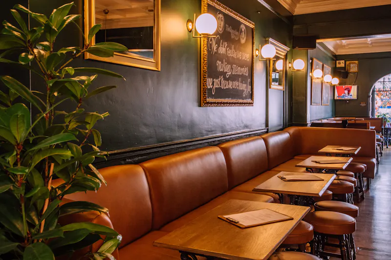 Willesden gastro pub, R839 (photo 7)