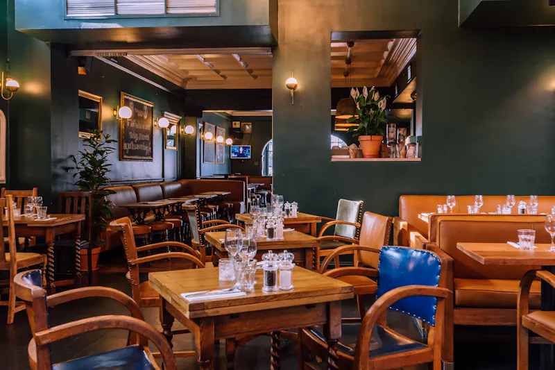 Dining room at Willesden gastro pub, R839 (photo 19)