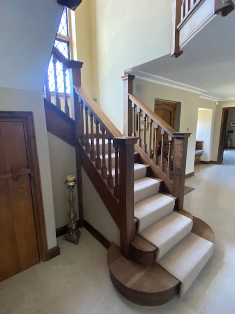 Entrance hall at Extensive Uckfield manor house , M338 (photo 6)