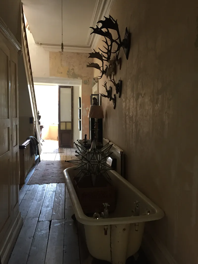 Dilapidated Presteigne manor, M339 (photo 3)
