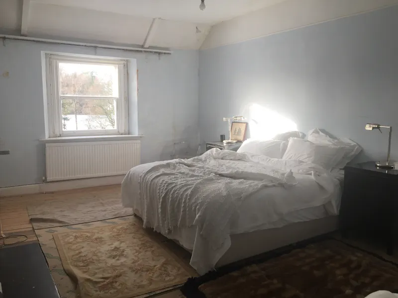 Bedroom at Dilapidated Presteigne manor, M339 (photo 16)