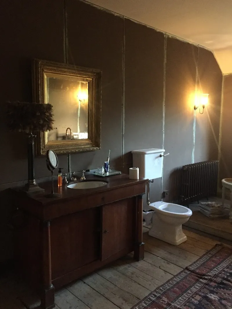 Dilapidated Presteigne manor, M339 (photo 12)