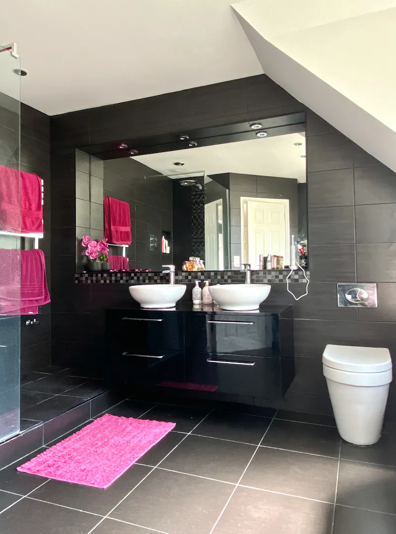 Bathroom at Bishop's Stortford family home, D2464 (photo 21)