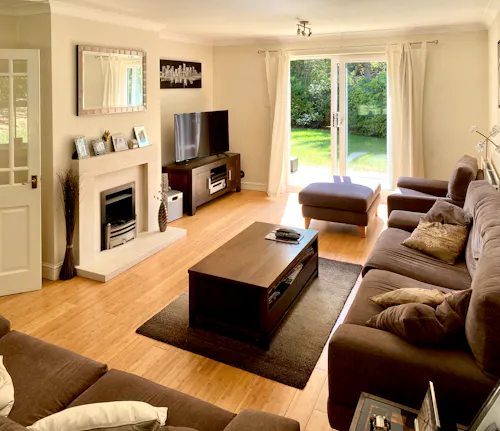 Bishop's Stortford family home, D2464